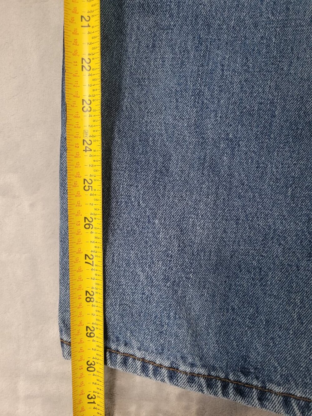 Levi’s 505 Men’s Regular Fit Straight Leg Medium Wash Jeans 36 x 30 - Picture 3 of 12